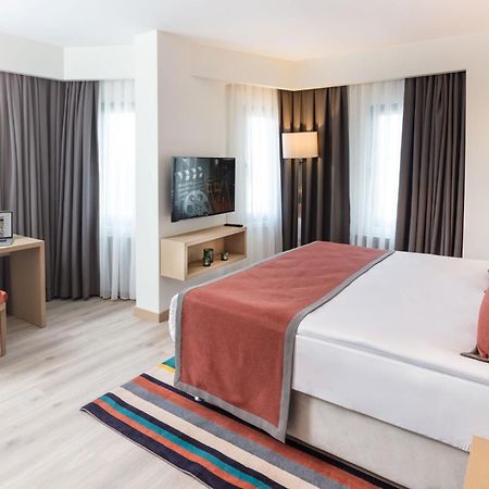 Hotel Tryp By Wyndham Ankara Oran Exterior foto